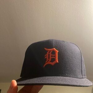 Brand new never worn Detroit lions hat size 7